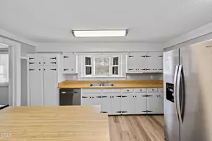 105 E I St, Erwin, NC 28339 - Photo 20