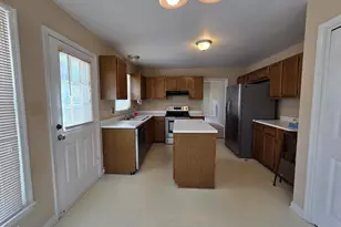 5709 Edgebury Rd, Raleigh, NC 27613 - Photo 2