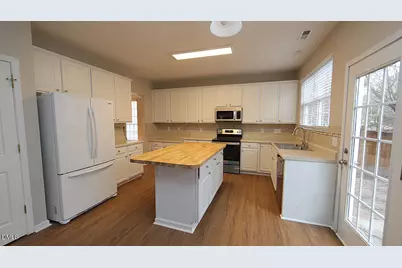 302 Millicent Way, Morrisville, NC 27560 - Photo 4