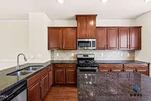 701 Edgewater Ridge Ct, Apex, NC 27523 - Photo 4