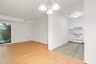 1010 Sandlin Pl, Raleigh, NC 27606 - Photo 10