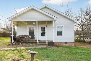 819 S Beaumont Ave, Burlington, NC 27217 - Photo 1