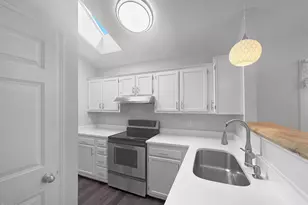 307 Wax Myrtle Ct, Cary, NC 27513 - Photo 2