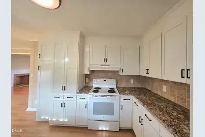 401 N Lincoln Street, Benson, NC 27504 - Photo 14