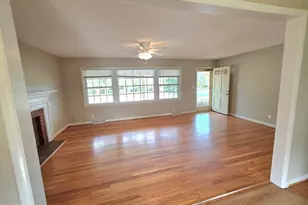 401 N Lincoln St, Benson, NC 27504 - Photo 10