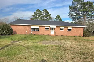 401 N Lincoln St, Benson, NC 27504 - Photo 2
