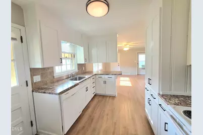 401 N Lincoln Street, Benson, NC 27504 - Photo 16