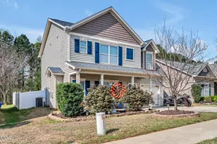 916 Bridlemine Dr, Fuquay-Varina, NC 27526 - Photo 2