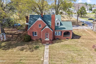 106 E 2nd Street, Princeton, NC 27569 - Photo 2