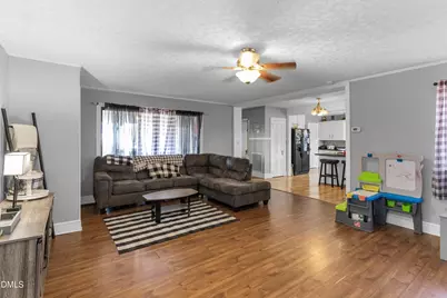 106 E 2nd Street, Princeton, NC 27569 - Photo 10