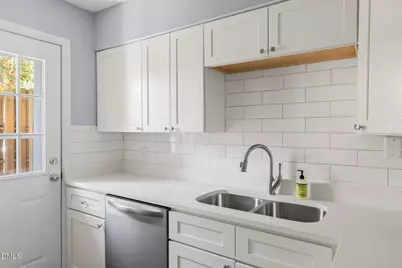 220 Elizabeth Street #Apt B10, Chapel Hill, NC 27514 - Photo 4