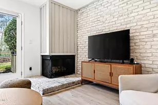 907 Oak Tree Dr, Chapel Hill, NC 27517 - Photo 6