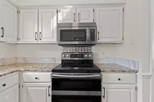 112 Rock Pointe Ln, Cary, NC 27513 - Photo 10