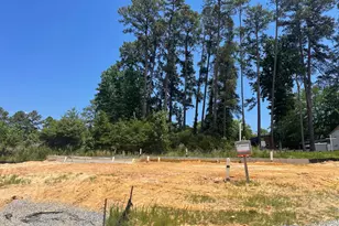 618 Melrose Ct, Sanford, NC 27330 - Photo 2