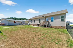 205 S Eastwood Dr, Benson, NC 27504 - Photo 38