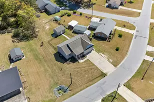 205 S Eastwood Dr, Benson, NC 27504 - Photo 52