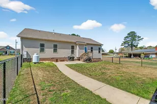 205 S Eastwood Dr, Benson, NC 27504 - Photo 40