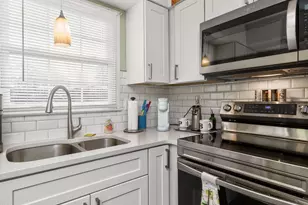 1042 Nottingham Ct, Cary, NC 27511 - Photo 8