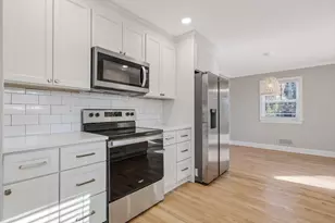 1024 Tanglewood Dr, Cary, NC 27511 - Photo 8