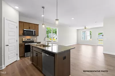 60 W Coulter Court, Selma, NC 27576 - Photo 2