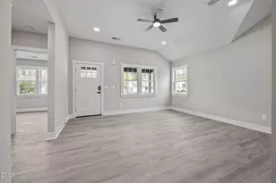 122 S School St, Burlington, NC 27215 - Photo 4