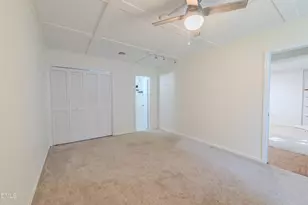 812 Green Ridge Dr, Raleigh, NC 27609 - Photo 28