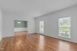 100 Planters Wood Ln, Cary, NC 27518 - Photo 8