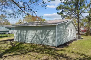 403 W Noble St, Selma, NC 27576 - Photo 28