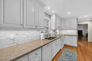 417 Crescent Ct, Raleigh, NC 27609 - Photo 14