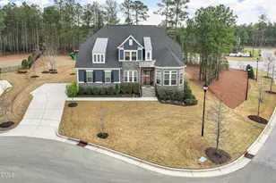 213 Center Hill Dr, Holly Springs, NC 27540 - Photo 2