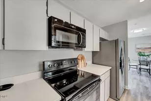 150 Carmichael Ct, Cary, NC 27511 - Photo 10