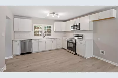 604 E Townsend Street, Dunn, NC 28334 - Photo 8