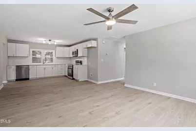 604 E Townsend Street, Dunn, NC 28334 - Photo 2