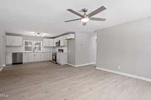 604 E Townsend St, Dunn, NC 28334 - Photo 2