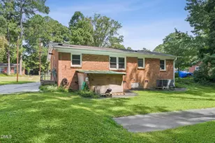 112 E Franklin St, Zebulon, NC 27597 - Photo 26