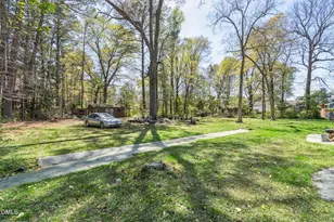 112 E Franklin St, Zebulon, NC 27597 - Photo 32