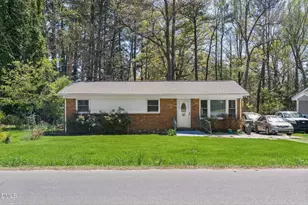 112 E Franklin St, Zebulon, NC 27597 - Photo 2
