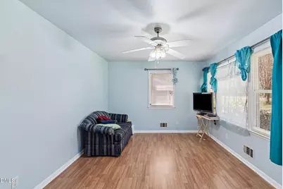 112 E Franklin Street, Zebulon, NC 27597 - Photo 6