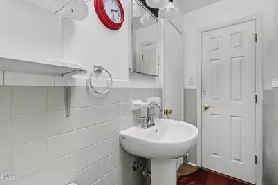 112 E Franklin Street, Zebulon, NC 27597 - Photo 14