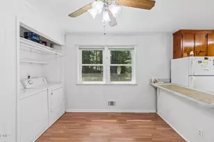 112 E Franklin St, Zebulon, NC 27597 - Photo 16