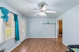 112 E Franklin St, Zebulon, NC 27597 - Photo 8