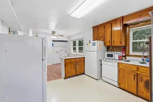 112 E Franklin St, Zebulon, NC 27597 - Photo 14