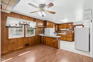 112 E Franklin St, Zebulon, NC 27597 - Photo 26