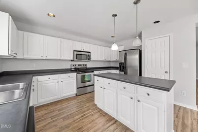 3050 Remington Oaks Circle, Cary, NC 27519 - Photo 10