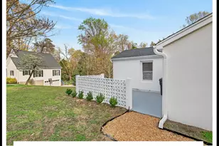 100 Eastwood Lake Rd, Chapel Hill, NC 27514 - Photo 18