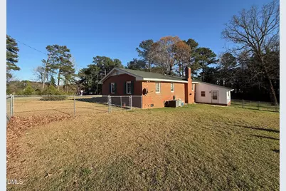 3032 Federal Road, Benson, NC 27504 - Photo 4