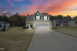 262 Day Lily St, Selma, NC 27576 - Photo 2