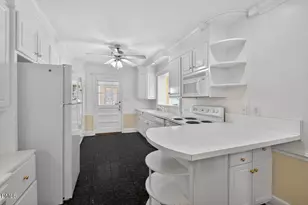 720 Roxboro St, Haw River, NC 27258 - Photo 16