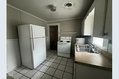 300 S Gardner Avenue, Kenly, NC 27542 - Photo 6