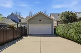 412 Marsh Landing Dr, Holly Springs, NC 27540 - Photo 2